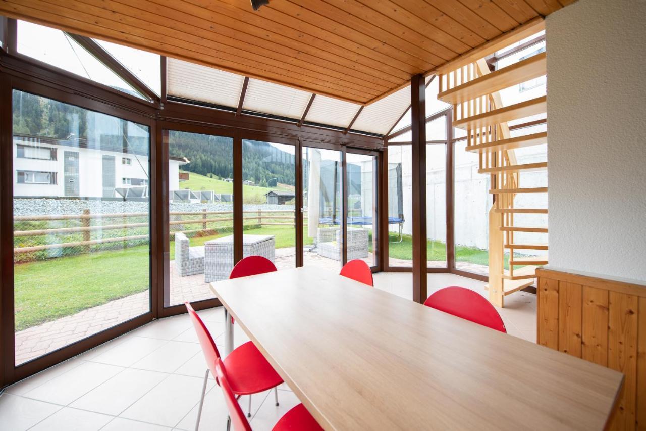 Agrimonia - 5,5-Zi Duplex Wohnung Bis 9 Personen Mit Eigenem Garten 达沃斯 外观 照片
