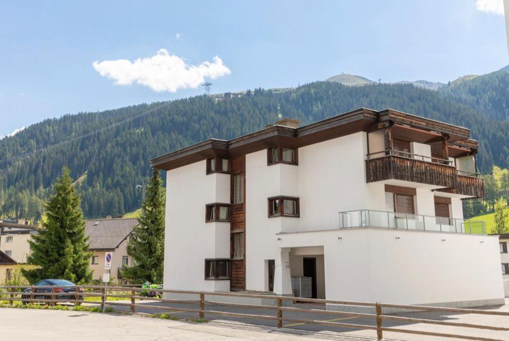 Agrimonia - 5,5-Zi Duplex Wohnung Bis 9 Personen Mit Eigenem Garten 达沃斯 外观 照片